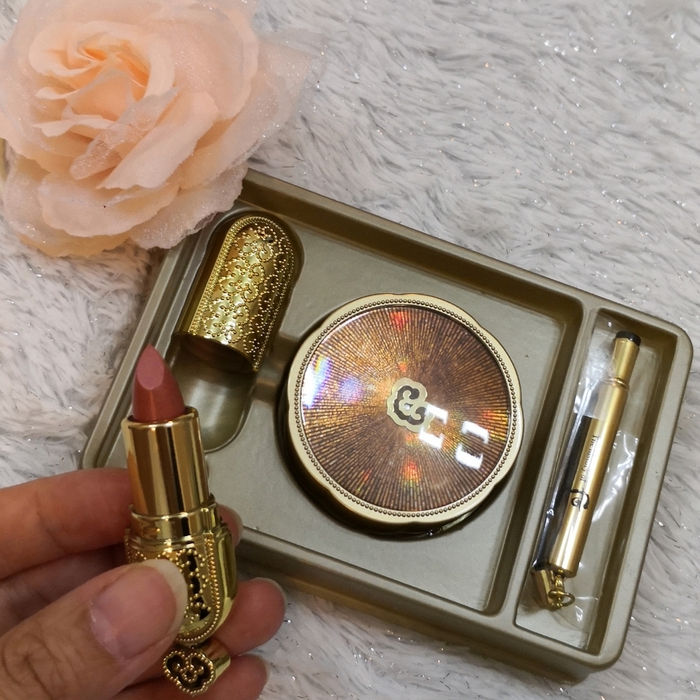 BNIB Lip stick lip balm set